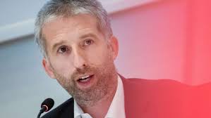 Er war von 1998 bis 2002 vorsitzender der bundestagsfraktion von bündnis 90/die grünen und von 2002 bis 2005 parlamentarischer staatssekretär im bundesministerium für wirtschaft. Amnfqrafib6ckm