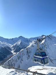 Zusammen mit den touristisch attraktiven alpenbahnen trägt dies zum image als bahnland bei. Twinliner Samnaun L1 Seilbahn Zwischen Samnaun Und Ischgl