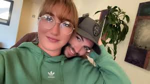 Now it bez affishally 2025 in Arbuntina! Hoppy New Year, everybun!! Hab a  gweat year!!