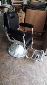 Bosan dengan barbershop mainstream yang menggunakan gunting sebagai alat memotong rambut? Barber Chair Almost Anything For Sale In Malaysia Mudah My