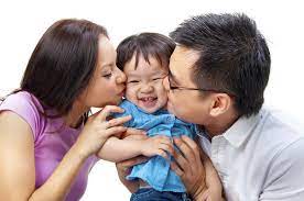 29 kiat mengasuh anak untuk ayah dan ibu kreatif tips untuk menjadi dekat dengan anak. Perbedaan Peran Ayah Dan Ibu Bagi Anak Hello Sehat