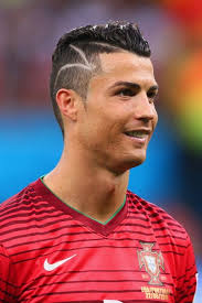 Nouvelle coupe de cheveux cristiano ronaldo 2020. Image De C Ronaldo 7 Coupe De Cheveux Ronaldo Coupes De Cheveux Garcons Coiffeurs Pour Homme