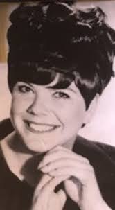 Lenore Young's Instagram, Twitter & Facebook