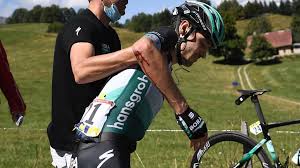 We were careful to protect him well over. Sturze Der Tour Favoriten Buchmann Roglic Bernal Im Lazarett