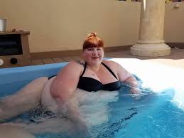 Bildergebnis für ssbbw swimming pool