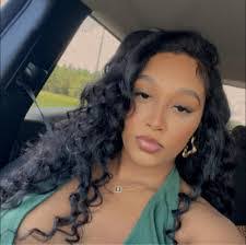 Lakendra Mitchell's Instagram, Twitter & Facebook