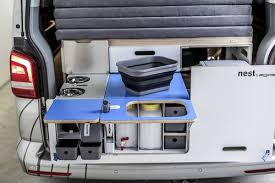 Module De Couchage Et De Cuisine Amovibles Nestbox By Egoe Franssen Amenagement Camionnette Fourgon Amenage Camping Car Camping Car