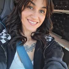 I've been delivering for Amazon for almost four years now. It's been a  love-hate ride. Makes sense since most of my relationships have felt the  same. There's just something about the solitude,being