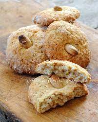 La ricetta di base è quella dei pasticcini di pasta di mandorle ma, in questa ricetta, voglio Nzuddi Dolci Alle Mandorle Ricetta Siciliana Ricette Ricette Biscotti Italiani Pasti Italiani