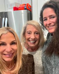 Thanksgiving festivities at home in Maryland with my Mother & familia!!  Cousin Matt's house with my Mother then my Dad & Jennifer's. Delicious food  & early Chanukkah celebration that my Aunt Judy