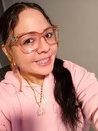 Leah Caple's Instagram, Twitter & Facebook