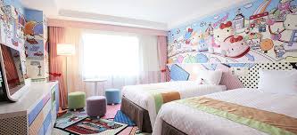I have no idea why people think it's a good idea to send me photos of theit hello kitty rooms, but apparently they feel the need to do so… Hello Kitty Room Keio Plaza Hotel Tama