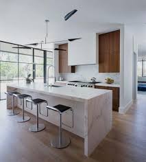 Le Marbre Revet L Ilot De La Cuisine Tout En Puissance Et En Elegance Marbre Cuisine Plandetra Kitchen Interior Contemporary Kitchen Modern Kitchen Design