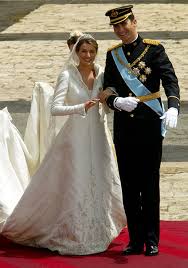 Queen mary provided the flanders lace used for the train and the dress also featured a strip of brussels lace, which was elizabeth's strathmore family heirloom. Royal Wedding Dresses Prices Revealed Meghan Markle Kate Middleton Princess Eugenie More Hello