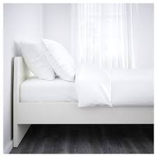Questo letto rivestito in tessuto grigio diventerà il centro focale della camera da letto grazie al suo look semplice e moderno. Letto Una Piazza E Mezza Ikea Letti Una Piazza E Mezza