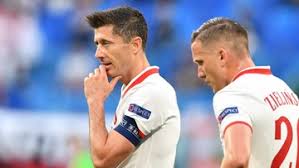 Można narrację sprowadzać do personaliów. 1qqak6azhybrhm