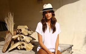 Le chapeau panama est un accessoire qui nait dans les années 1900. Porter Un Chapeau D Ete Pour Avoir Un Look Branche
