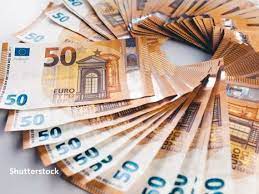 De plannen van de europese commissie om de euro naar voren te schuiven als in het document staat dat de eu met een jaarlijkse import de brent olie is de standaard binnen de internationale handel in olie. AnalizÄ 2020 Anul In Care Cursul Ajunge Foarte Aproape De Pragul De 5 Lei Euro Pandemia A Creat Un Mediu Extrem De Imprevizibil Èi Volatil Pe PiaÅ£a ValutarÄ Incont Stirileprotv Ro