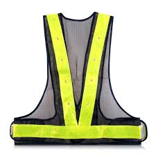 kwmobile led warnweste sicherheitsweste in schwarz 16 rote led reflektierende streifen fur verkehr outdoor jogger fahrrad nacht am kleid weste weste led