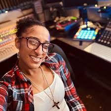 Join now and get a FREE GIFT in your first box of toys and treats.