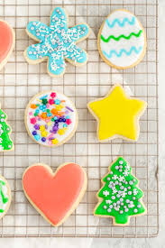 Alternatively, it can also be spread with a small knife and decorated with sprinkles. Easy Sugar Cookie Icing Live Well Bake Often