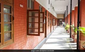 Jun 09, 2021 · the delhi university (du) has extended the term of the governing bodies of the 28 colleges partially or fully funded by the city government by three months owing to the coronavirus pandemic. Aap Government Freezes Funding Of 28 Delhi University Colleges