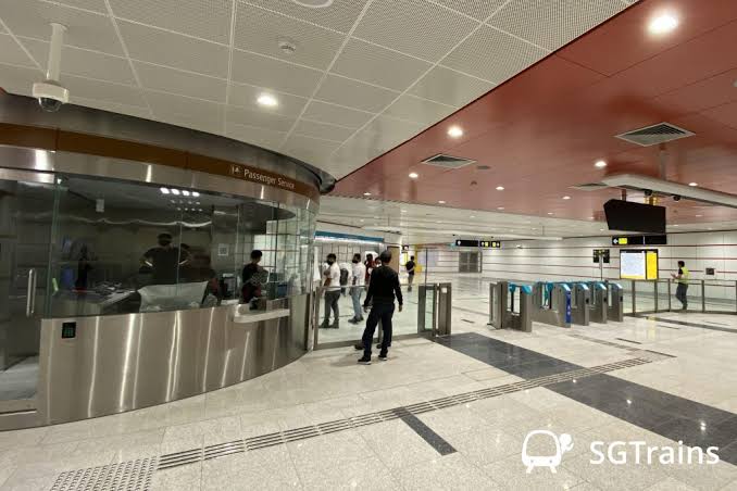 I Dropped Something Onto The MRT Tracks! – What To Do If This Happens To You? | A Train of Thought by SGTrains
