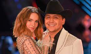 Belinda y christian nodal han llegado a una nueva etapa y es que de acuerdo al programa ventaneando, el intérprete de regional mexicano le habría pedido matrimonio a la beli en una reciente visita a españa. Mm4xi 4d8eu4hm
