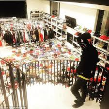 Chris Brown Shows Off His Extensive Shoe Collection In New Snap Chris Brown Brown Sneakers Sneaker Closet