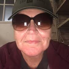 Today Feb.8,Chris and I celebrate our 1 year anniversary! Because two  people fell in love Gandy & Co was created! Some may know our story and for  those that do not I