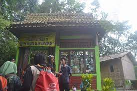 Dekat pemandian air panas ciparay ada air terjun kahuripan atau jurug. Objek Wisata Pemandian Air Panas Ciparay Bogor Jasinga Com