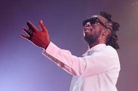 Youssoupha mabiki est un rappeur français de 41 ans plus connu sous le nom de youssoupha. Lgnq5kvuzf6zlm