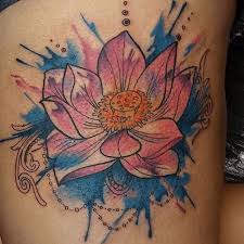 Discrets et délicat, nos tatouages éphémères fleurs de lotus révèlent une signification homme ou femme, vous pouvez vous faire dessiner un tatouage homme ou un tatouage femme. Tatouage Lotus Significations Et Illustrations Tattoome Le Meilleur Du Tatouage