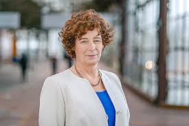 Petra de sutter (1963) heeft aan een half woord genoeg. Petra De Sutter Vicepremier Van Belgie Travestie Org