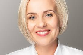 Barbara Bury's Instagram, Twitter & Facebook