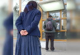 Află cu cât crește salariu minim în 2020, cât vor valora tichetele de masă și care vor fi zilele libere legale. Guvernul A Majorat Salariul Minim Brut La 2 230 De Lei La Cat Ajunge Netul