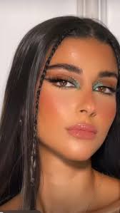 Robyn Daniels (hairandbeauty69)