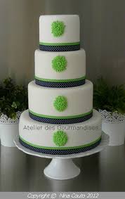 Gateau De Mariage A Nimes Vert Anis Et Bleu Marine Atelier Des Gourmandises
