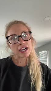 #stitch with @Zoe Kent my hair is getting progressively worse #farmtok  #farmwithzoe #ag