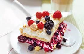 Recette Tiramisu Aux Fruits Des Bois En Video Recette Recette Tiramisu Fruits Tiramisu Fruits Tiramisu Recette