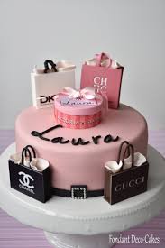 Auch aus diesem grund formuliert man geburtstagsglückwünsche für mädchen in der regel ein wenig anders als für ihre männlichen altersgenossen. Fondant Mode Kuchen Torta Mode Fondant Kuchen Mode Torta Kuchen Mit Fondant Geburtstag Kuchen Madchen Kuchen Geburtstag