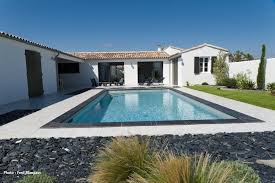 Piscine Enterree Traditionnelle Modele Classique Caron Piscines Piscine Maison Piscine Moderne Piscine Exterieure