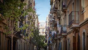 Barceloneta is the place for fishermen, and is a slice of tranquillity amid the hustle and bustle of the big city. Stadtteil La Barceloneta Barcelona Bus Turistic