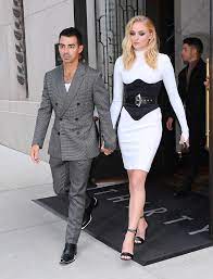 Photogallery of sophie turner (actress) updates weekly. Sophie Turner Ditches Joe Jonas To Dance To Normani At Mtv Vmas