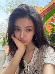 Danielle Mackie's Instagram, Twitter & Facebook