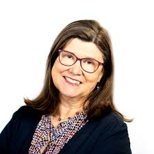 Amanda Mott's Instagram, Twitter & Facebook