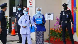 Klinik ve laboratuvar bulgularının ardışık değerlendirmelerin yapılması sonucu, saatler ya da günler içerisinde gelişen değişimler takip edilmeli ve tedavi kararı buna göre verilmelidir. Vaksin Covid 19 Tiba Di Pejabat Kesihatan Daerah Presint 11 Putrajaya Youtube