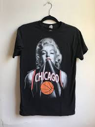 Vintage Chicago Bulls Marilyn Monroe T Shirt Collectible Etsy Marilyn Monroe T Shirts Pop Art Marilyn Marilyn Monroe Shirts