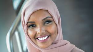 ٣ قطع أساسية في دولابك لمظهر أكثر أناقة