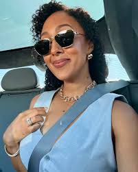 The more grateful I am, the more beauty I see. -Mary Davis Life lately… 1.  Getting ready for a meeting in Los Angeles, Ca. 2. Feeling cute ta hee-hee  3. Beautiful sun